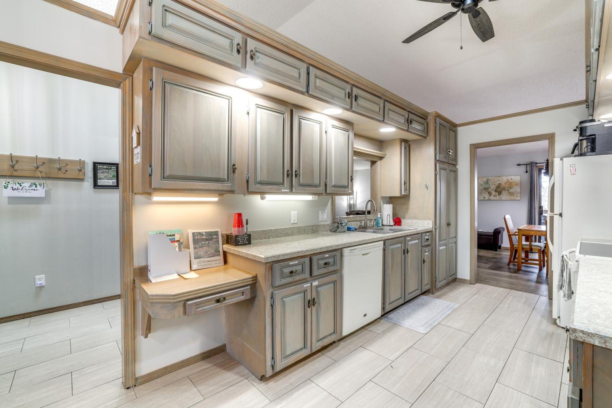 Spacious Holiday Island Escape With Deck And Gas Grill 외부 사진